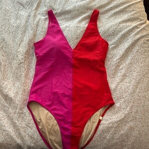 Summersalt swimsuit- The Split Backflip Lava & Hibiscus color